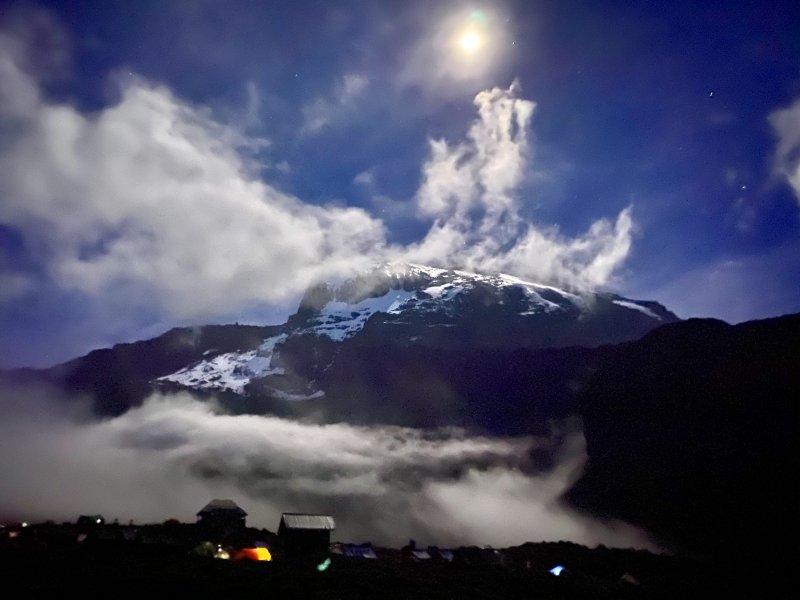 登上非洲之巅乞力马扎罗山，瑞士Odlo奥递乐保暖内衣实测