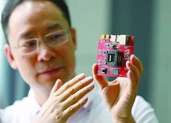 五位大学生研究中国芯新的后续,中科院研发中国芯