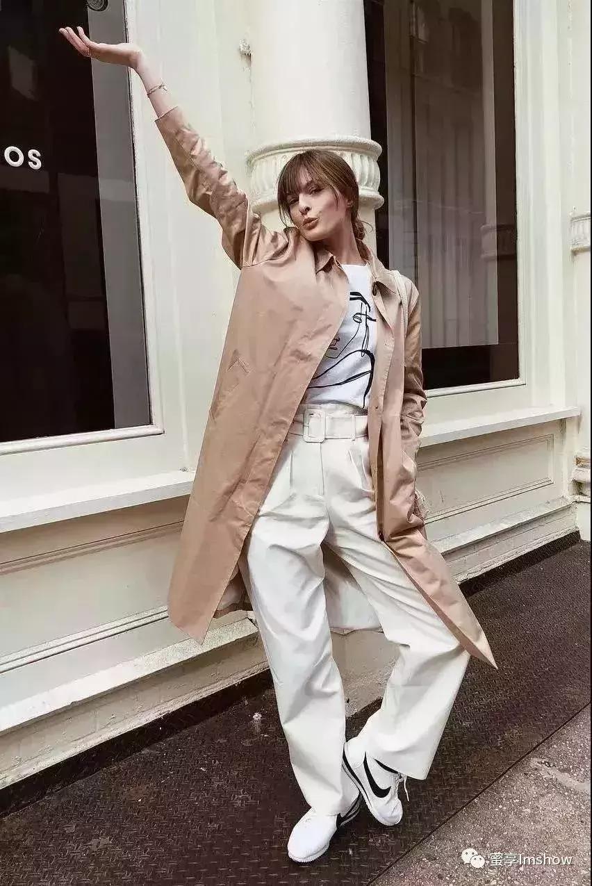 小白鞋如何穿搭30岁,职场小白鞋搭配技巧男士