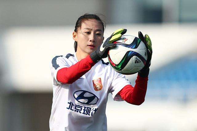 女足国门王飞宣布退役,中国最美女兵退役