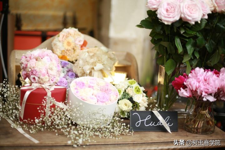 开个鲜花店应该怎么经营,如何低成本开一家鲜花店