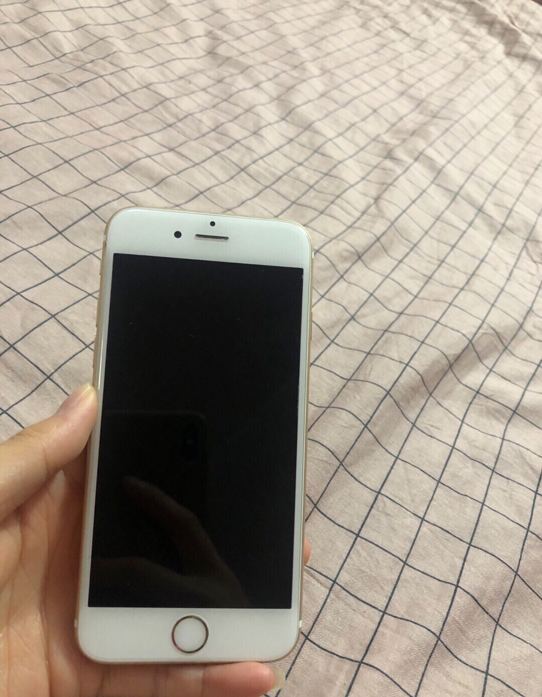 你现在用苹果手机吗,现在还在用iphone6