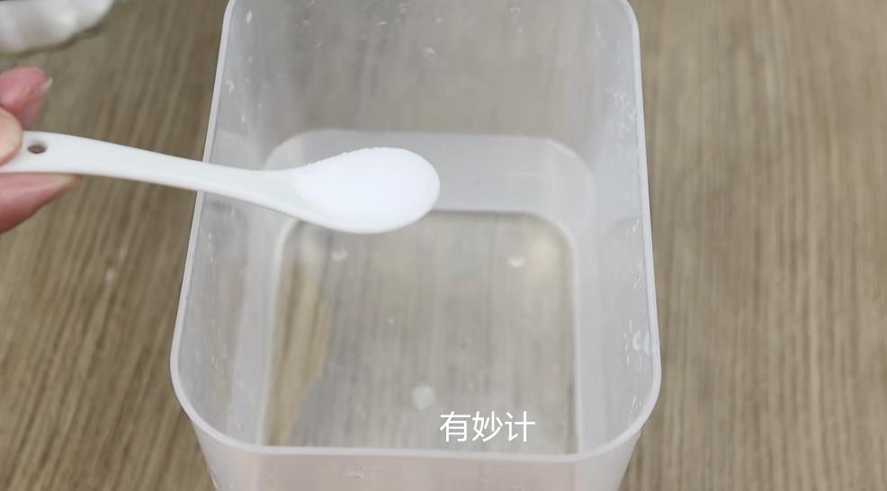 玻璃太脏不好清洗教你一招,如何清理常年风吹日晒的玻璃污垢