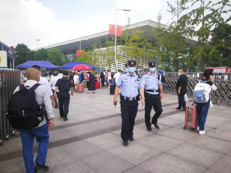 成都公安圆满完成国庆安保工作全市社会治安大局平稳有序