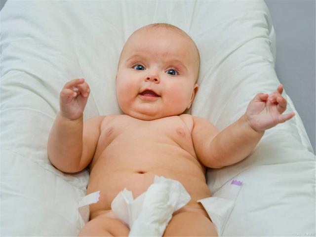 新生儿出生在冬天怎么护理小屁屁,冬天才出生的婴儿怎样护理