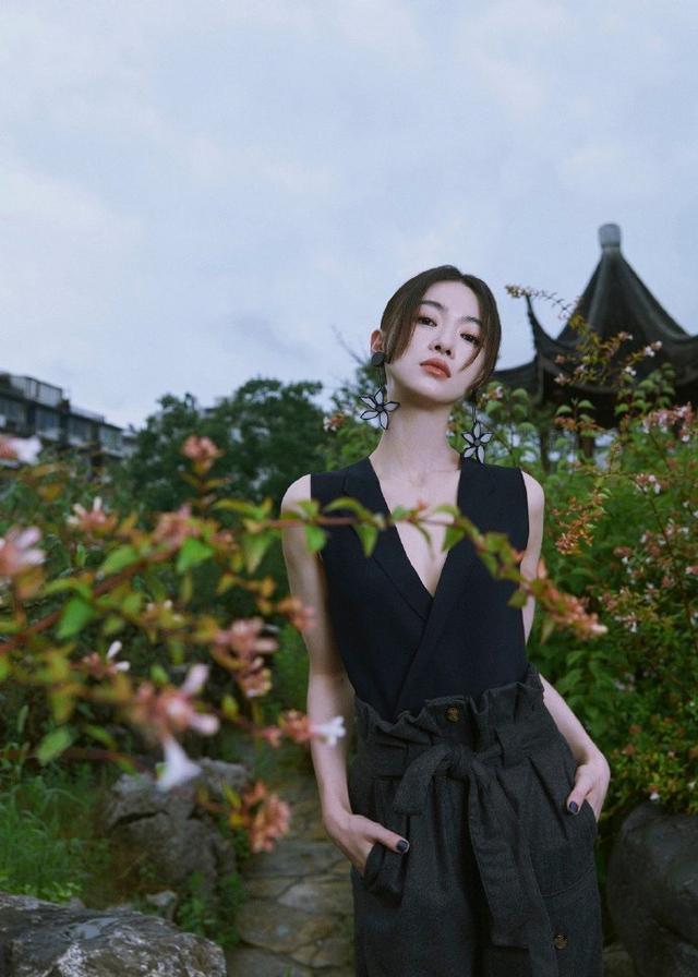 吴谨言瘦脱相,吴谨言怎么那么瘦