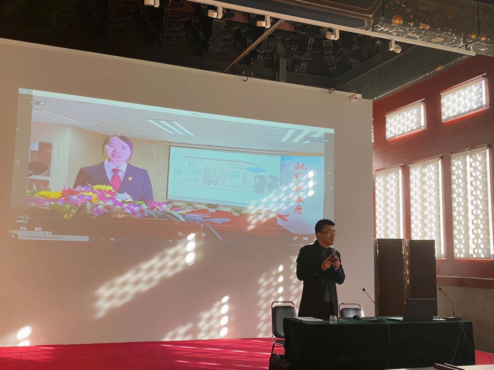 “八小时约定”首都职工演讲比赛开展决赛选手“演讲的表达与训练