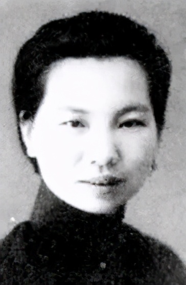 《潜伏》原型，45年后终回大陆