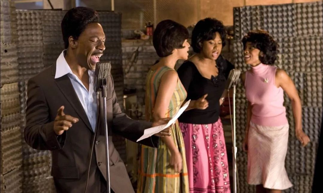 这部曾成就了碧昂斯的音乐剧，讲述的娱乐圈现实让人心惊