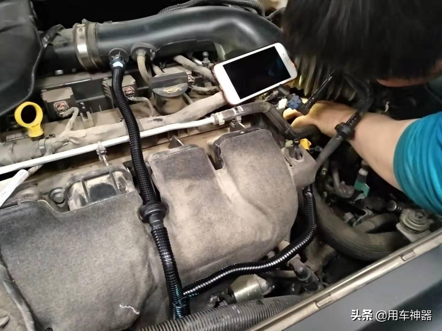 发动机舱突突突异响是怎么回事,过烂路发动机舱有异响怎么回事