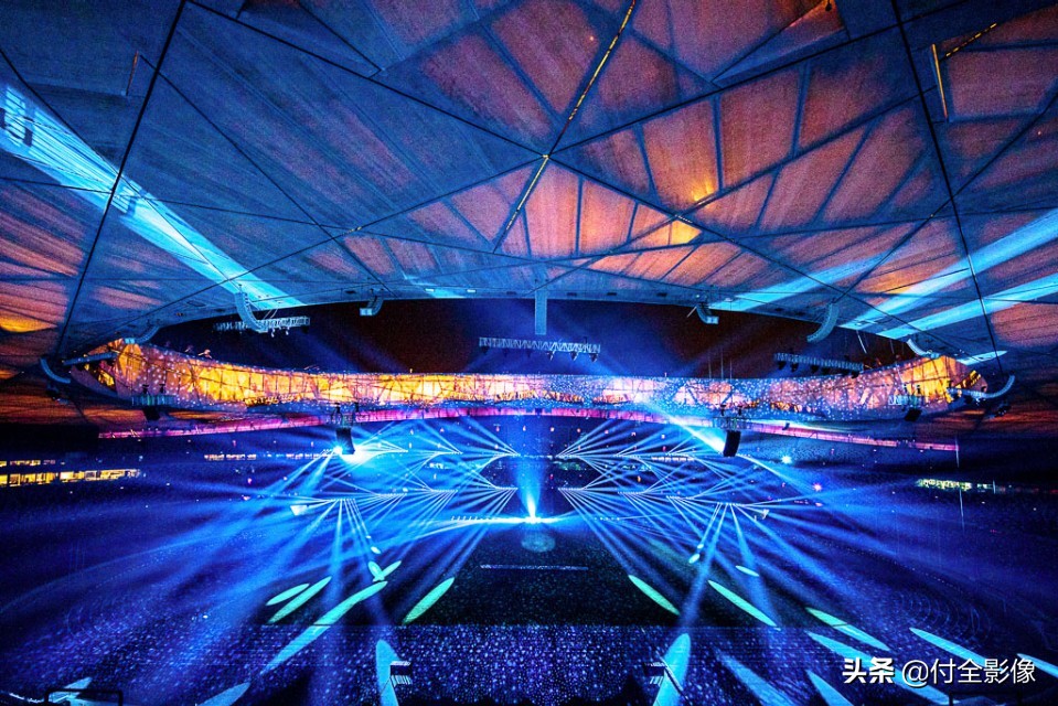 鸟巢沸腾瞬间,鸟巢合唱爱如潮水