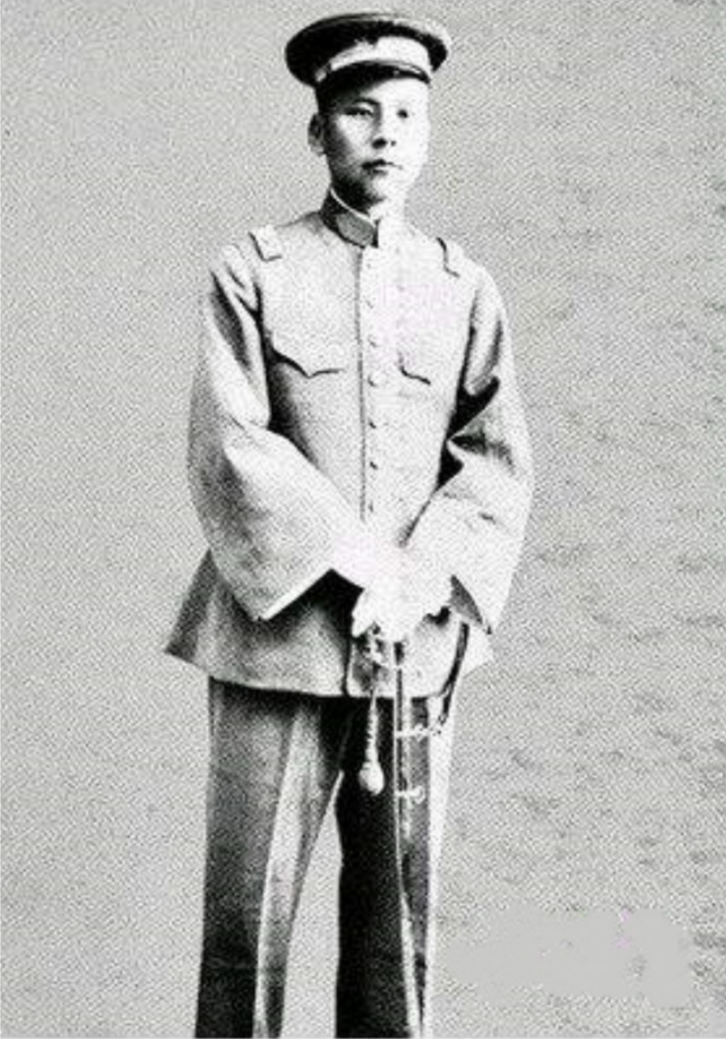 八一起义为什么选择南昌？*德朱**同窗是省主席，结拜兄弟是驻军军长