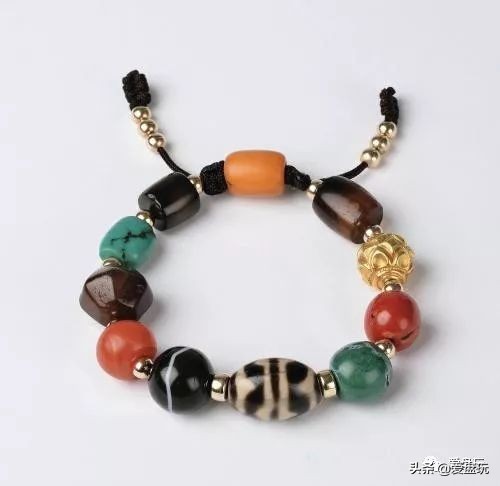 男青年戴什么手串比较合适,夏天到了男人戴这种手串才叫霸气