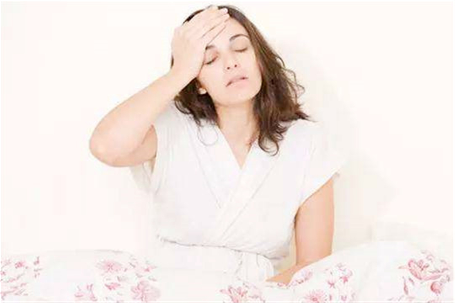 孕早期若有这6个症状，请多加注意，预防胎停、流产做到5点