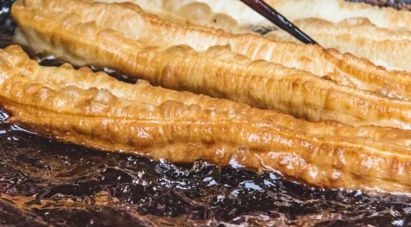 疫情期间豆浆油条的做法,疫情期间家庭油条的做法