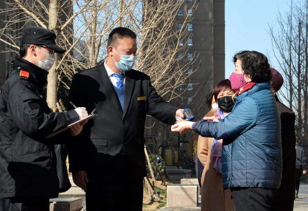 半月谈评论疫情,巨婴症是什么病长大会怎么样