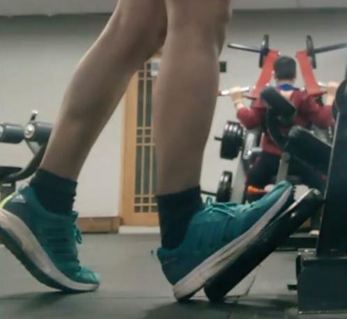 跑步小腿发硬是什么原因,跑步以后小腿肚子越来越大