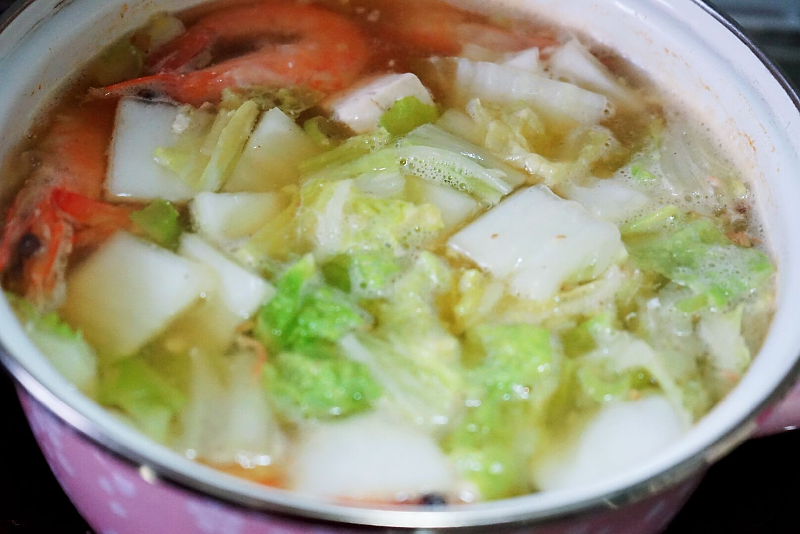 冬季做汤味不鲜，口感寡淡？那是调味汁没用对，这有一招鲜的窍门