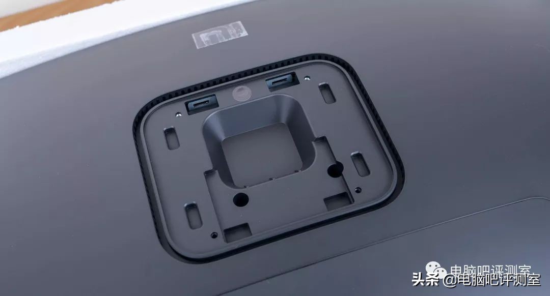 用了两年的小米34寸曲面显示器,小米34寸曲面显示器漏光严重