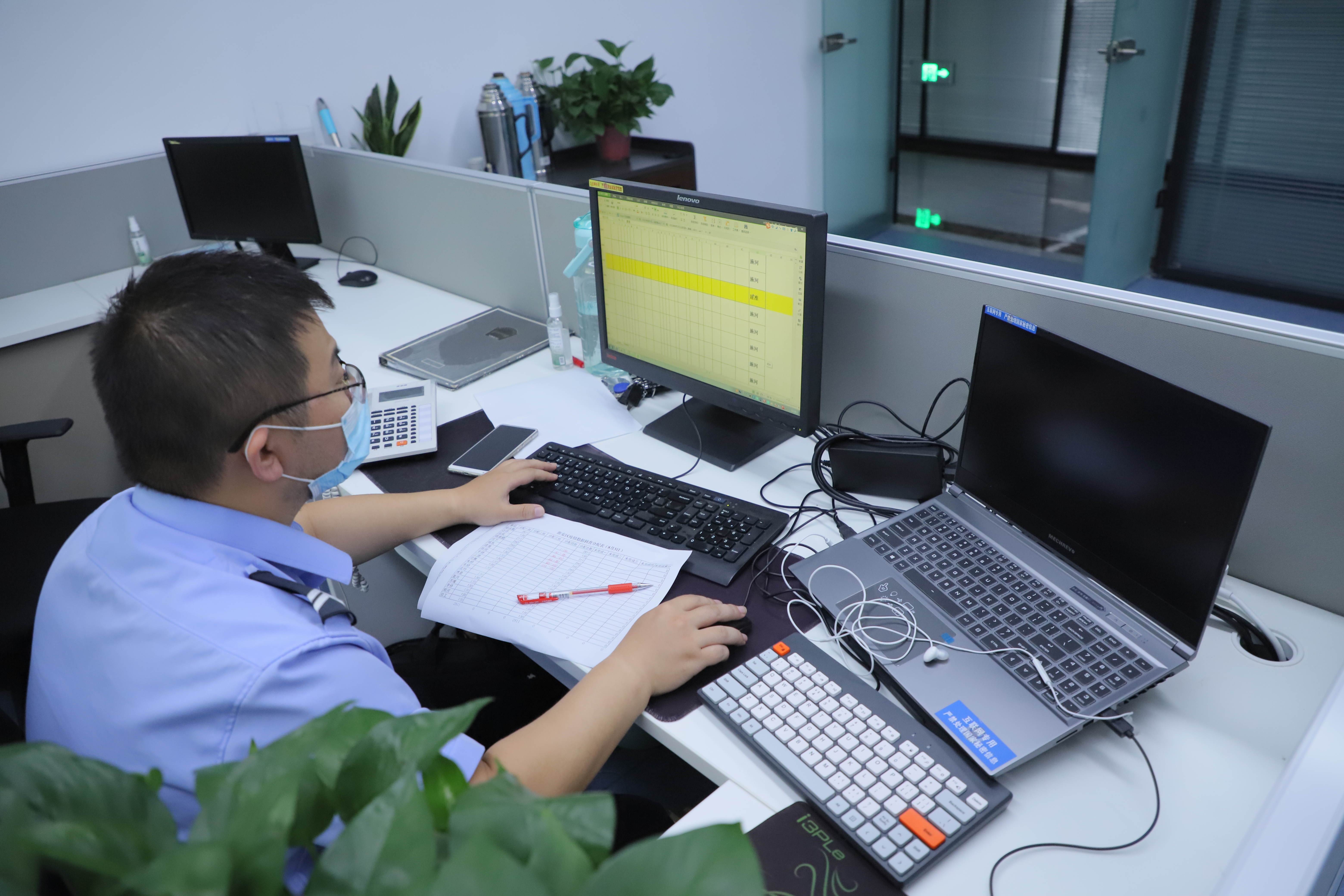 数据战“疫”快字当先丨淮安公安分局疫情防控“第二战场”显身手