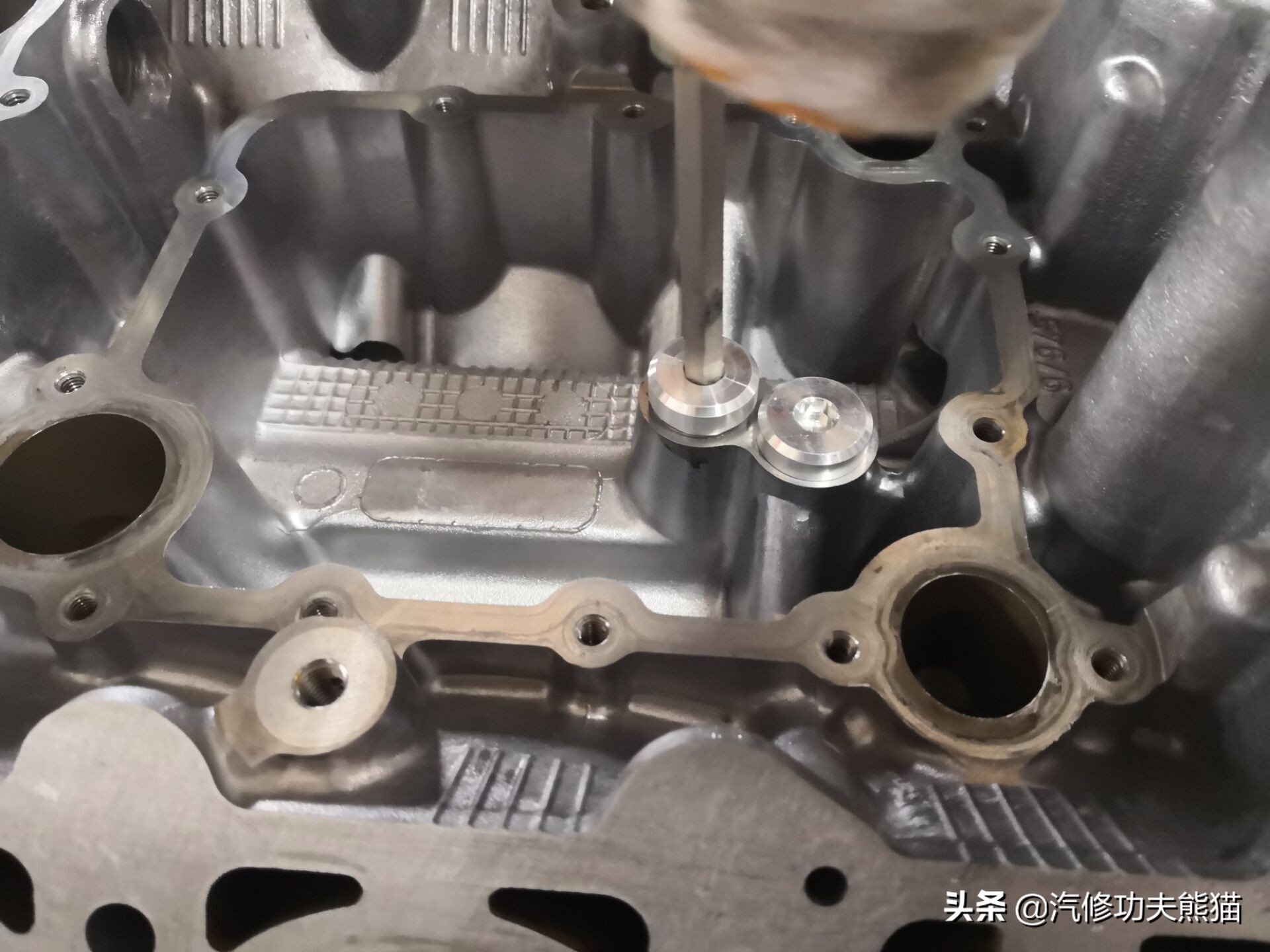 大众途锐急加速发动机故障灯点亮,大众新款途锐车子烧机油