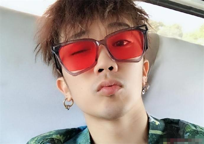 吴建豪阿k视频,吴建豪被吐槽衣服