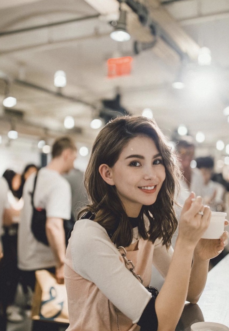 周杰伦晒昆凌美照庆结婚周年,周杰伦和昆凌曝光第一张孕妇装