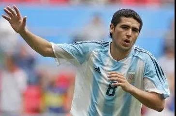 天下足球催泪文案足球解说员,天下足球c罗催泪文案