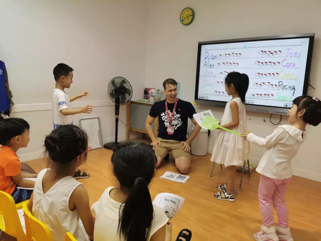 武汉英孚狂揽多项大奖！“全国新浪五星金牌名师十强”来啦