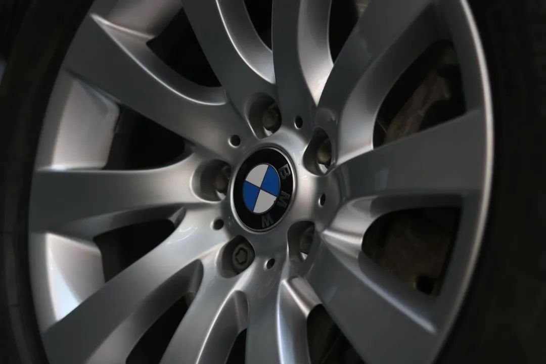 怪兽修车：翻新一辆11年破烂不堪的宝马GT，车况不忍直视