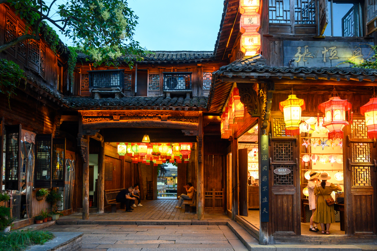 乌镇的夜晚美景,乌镇的西栅夜景真的很好