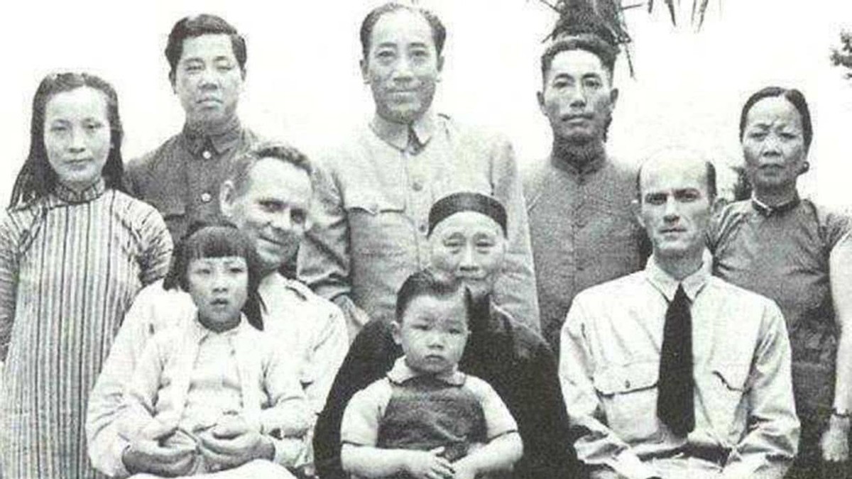 组织让他潜伏，他一路干到军统少将，陈毅：他一个人抵得上两个师