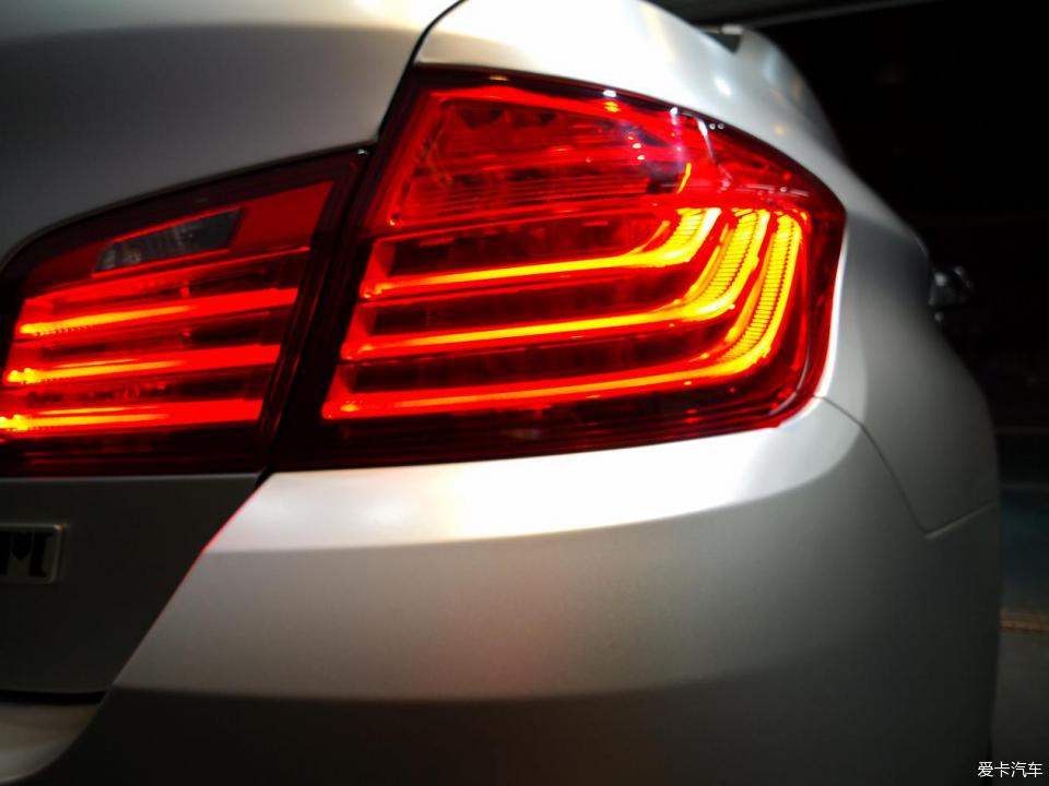 宝马5系贴膜改色罗曼尼红双拼,宝马5系贴膜改色