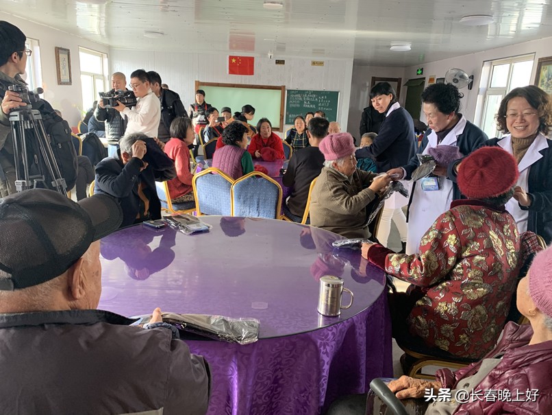 鍚夋灄鏇欏厜娉屽翱澶栫鍖婚櫌,鍖婚櫌瀵掑啲鏆栨剰鍏崇埍鑰佷汉娲诲姩