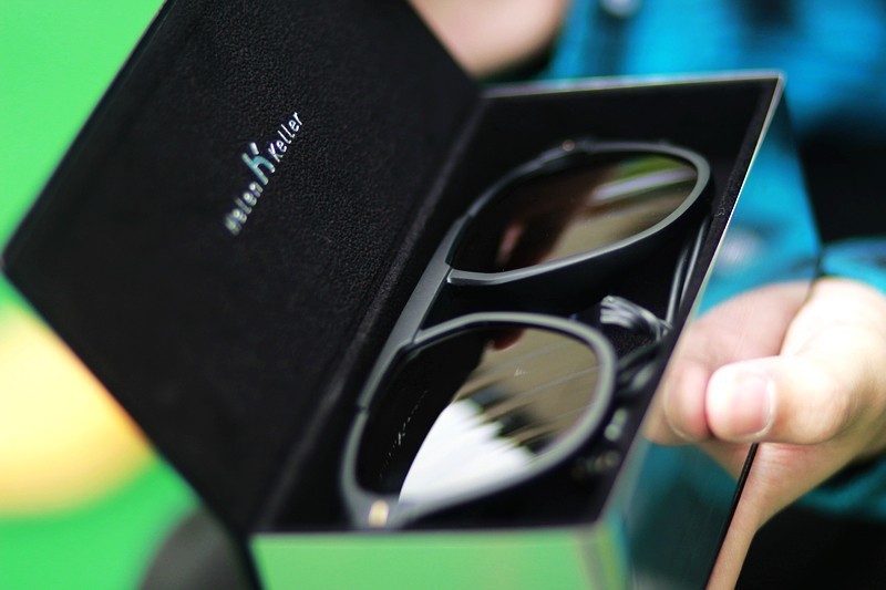 海伦凯勒日夜两用太阳眼镜,海伦凯勒蓝牙眼镜