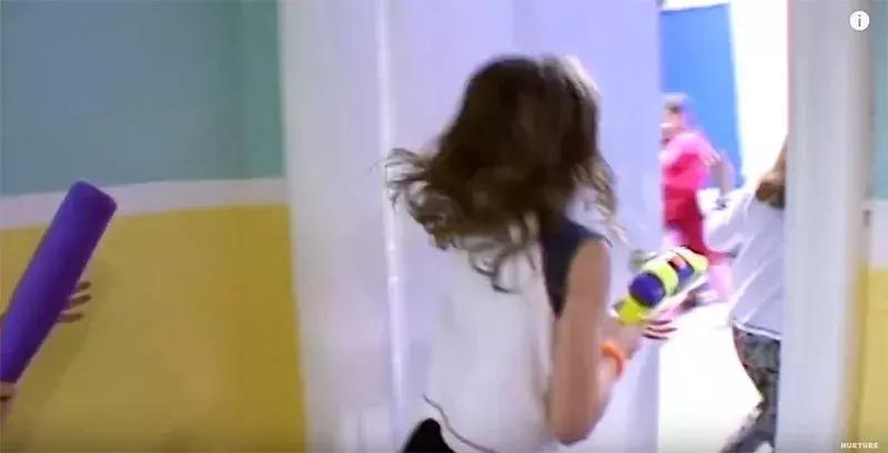 没有大人管的小孩子,没有大人管的孩子