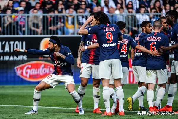 姆巴佩跟谁踢球好,姆巴佩是不是最厉害的足球队员