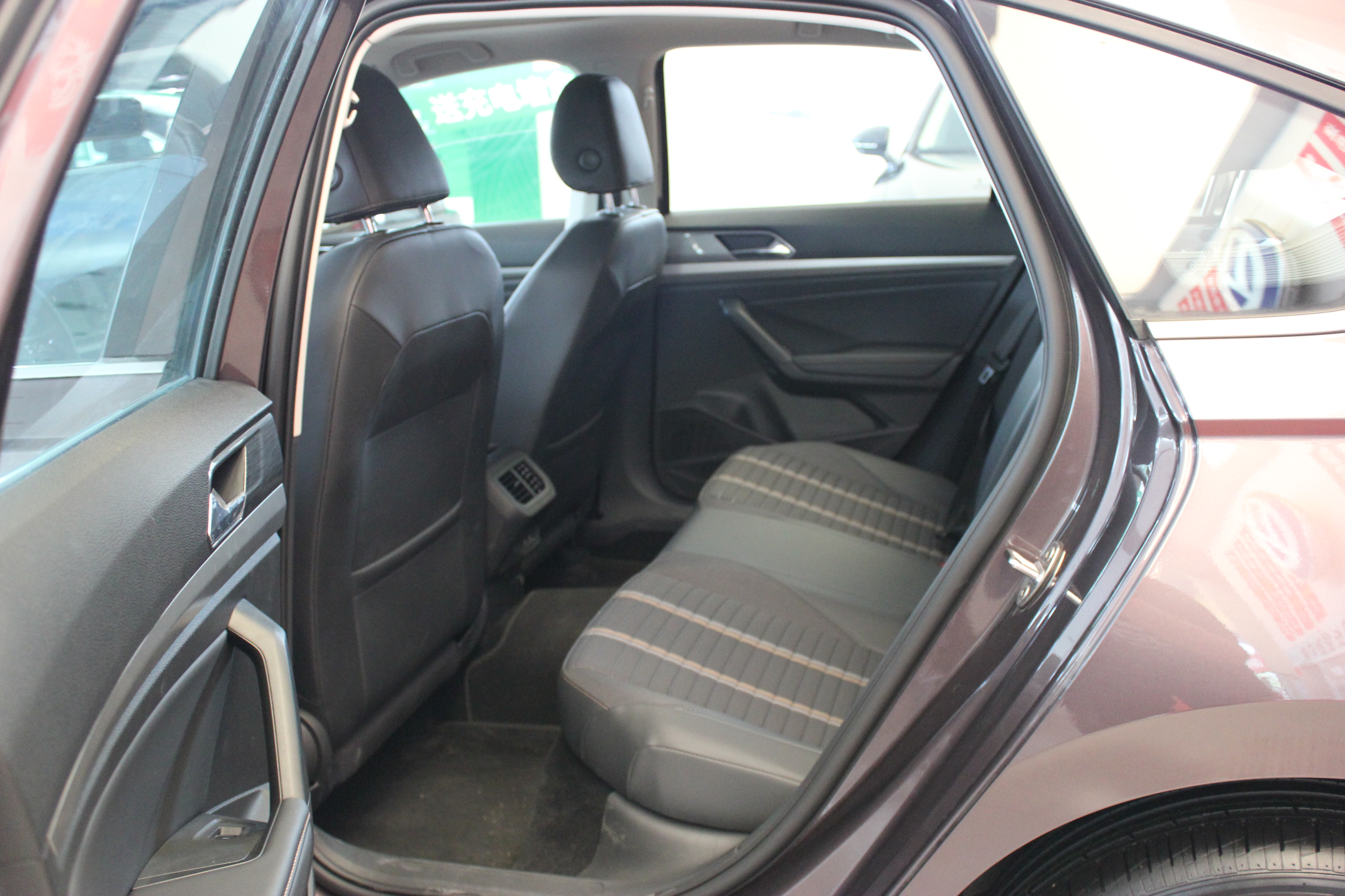 大众朗逸空间怎么样,全新大众朗逸外观造型优雅大气