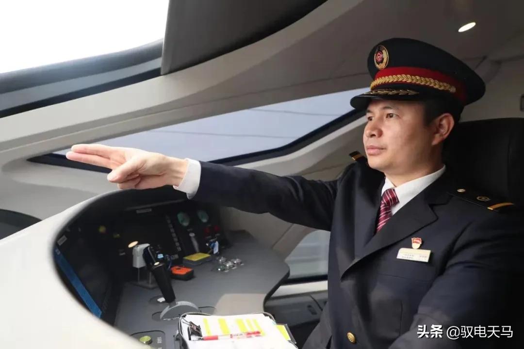 铁路职工探亲假工资怎么算,铁路工资是怎么发的