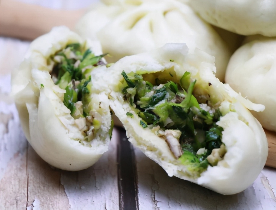 香菇油菜包子，食材怎么去水？学会窍门，拌馅不出水，包子更好吃