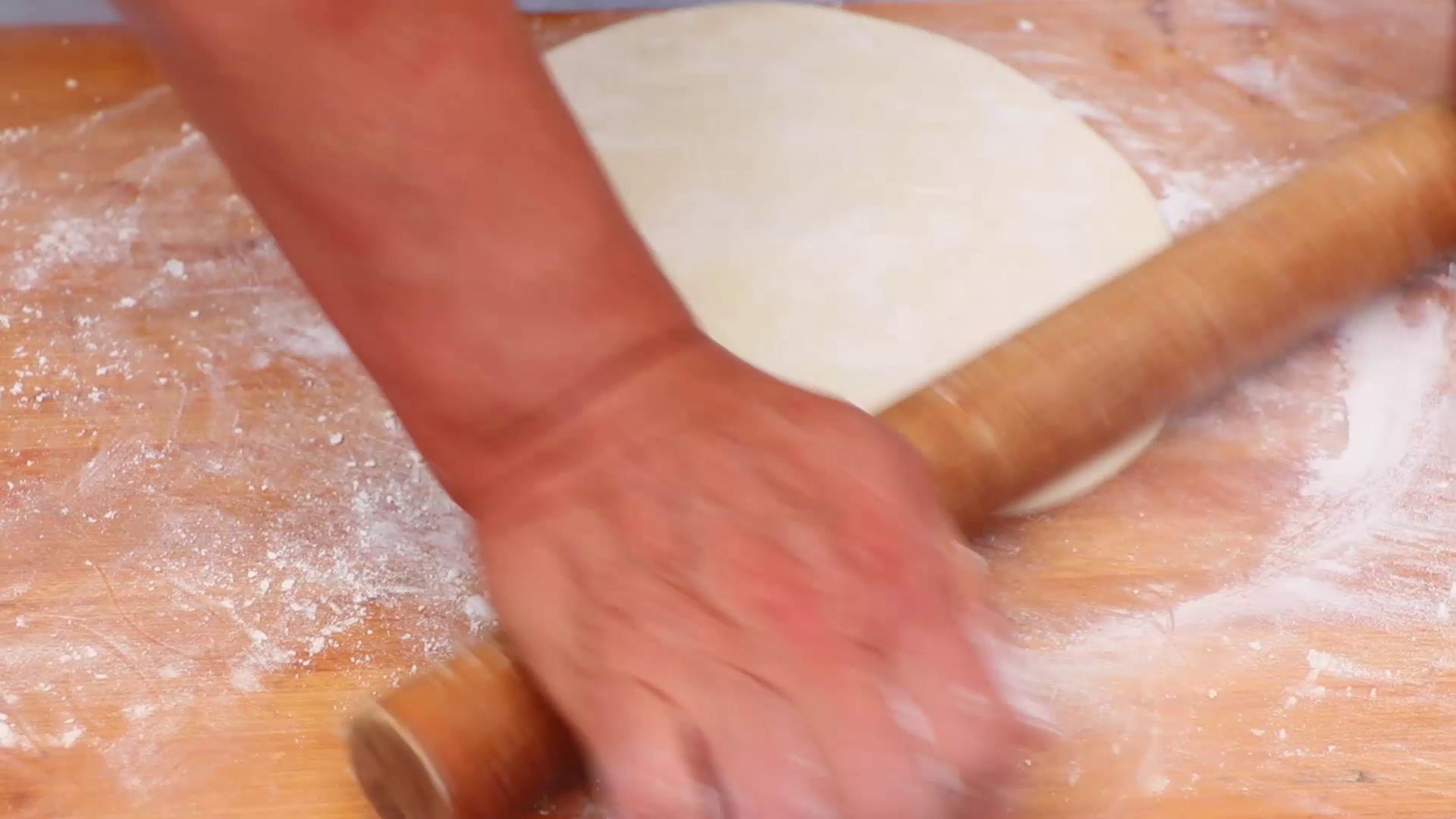 肉丝蹄花手擀面步骤,手擀面片做法步骤