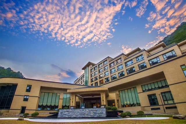 这几处温泉胜地让你温暖,世界六大温泉胜地