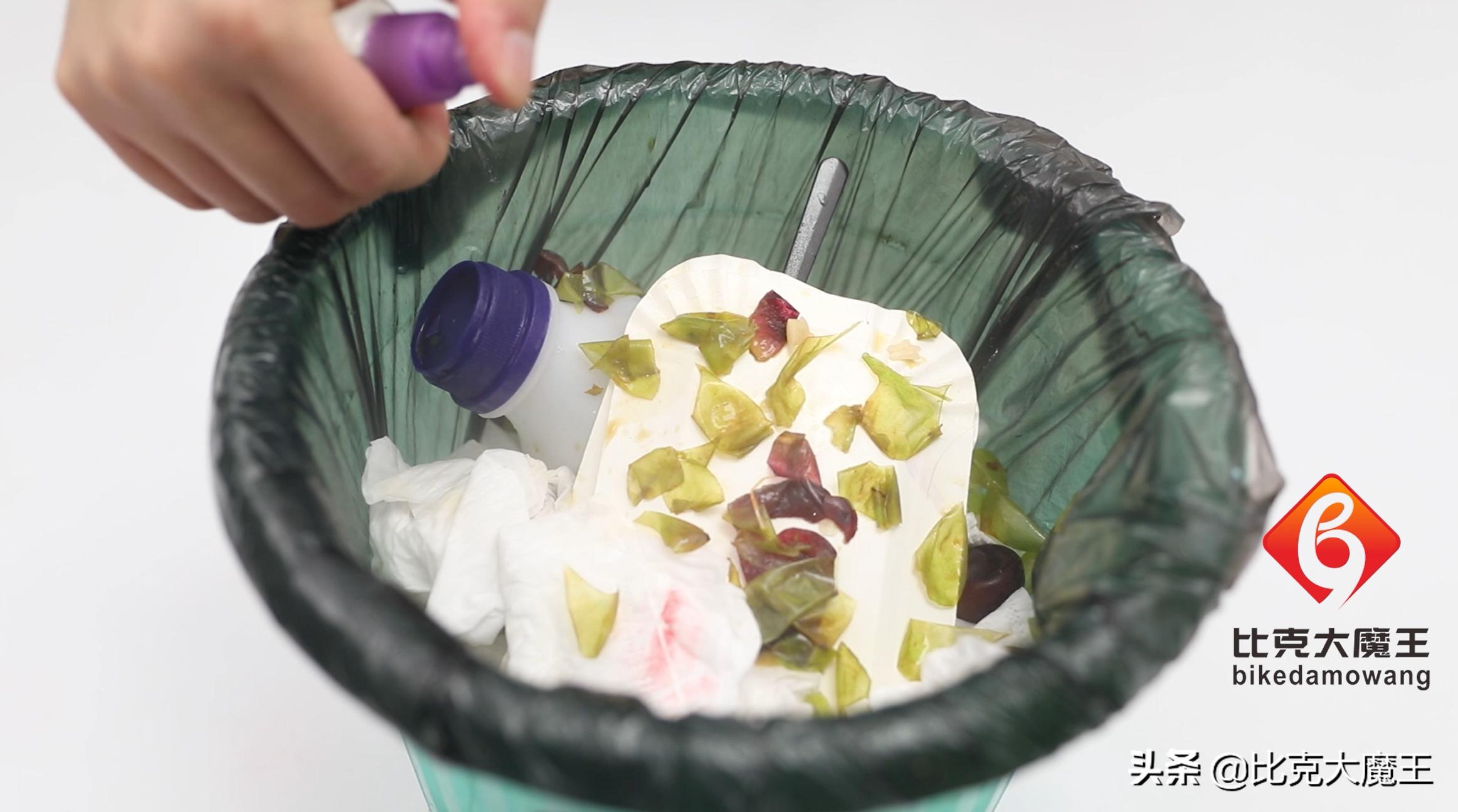 洗澡间的玻璃水垢怎么清洗,浴室玻璃水垢擦不掉怎么办