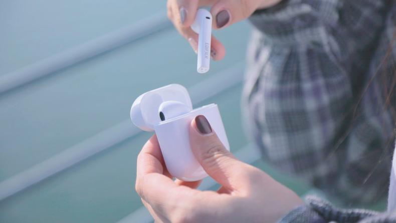 200块的有线耳机相当于无线耳机,200块的耳机跟50的耳机一样