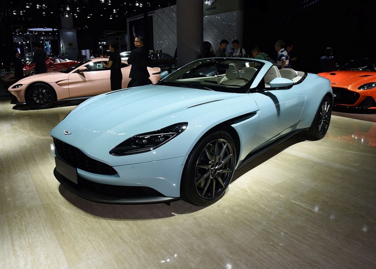 阿斯顿马丁vantage珊瑚橘 (马丁珊瑚橘)