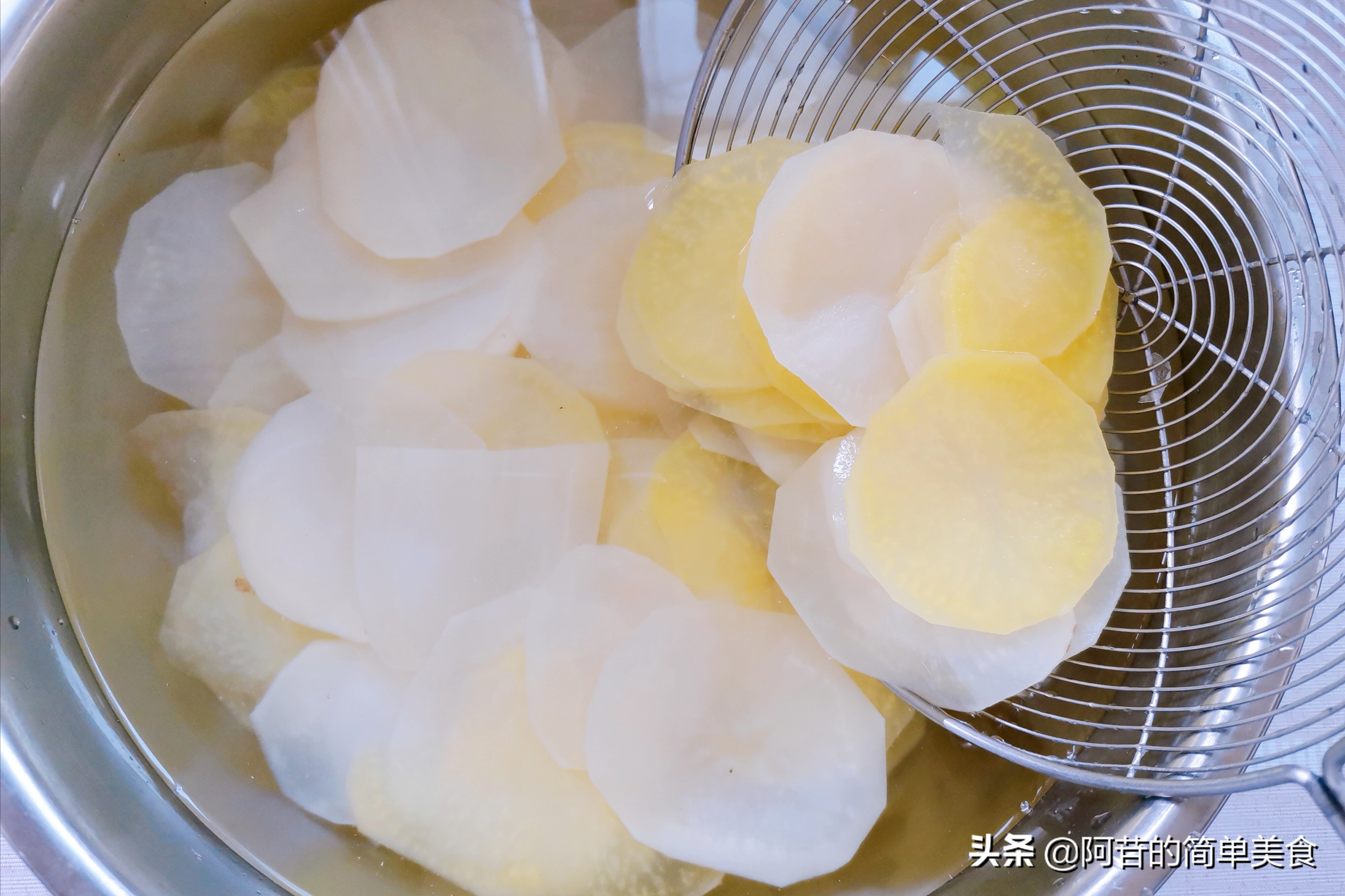 怎样做炸薯片又干又脆,自制又好吃又香的炸薯片