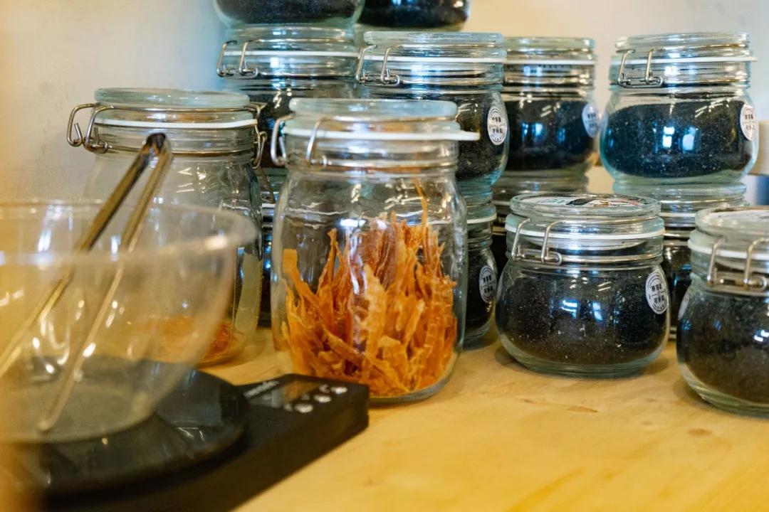 一对夫妻的零浪费生活,自制牙膏洗发水