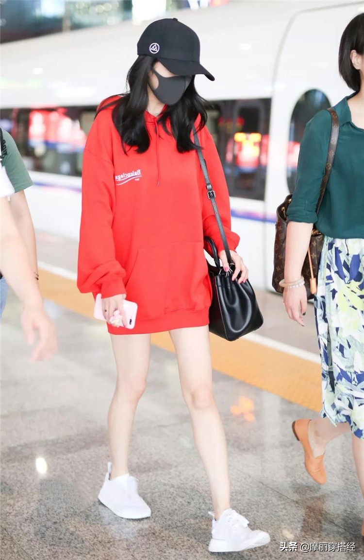 oversize卫衣怎么搭配显瘦,冬天该怎么穿oversize卫衣