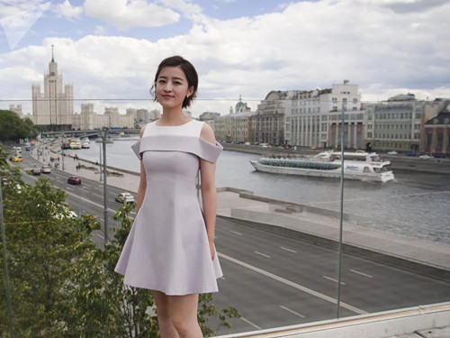 欧洲杯现场看球主播,欧洲杯美女网红