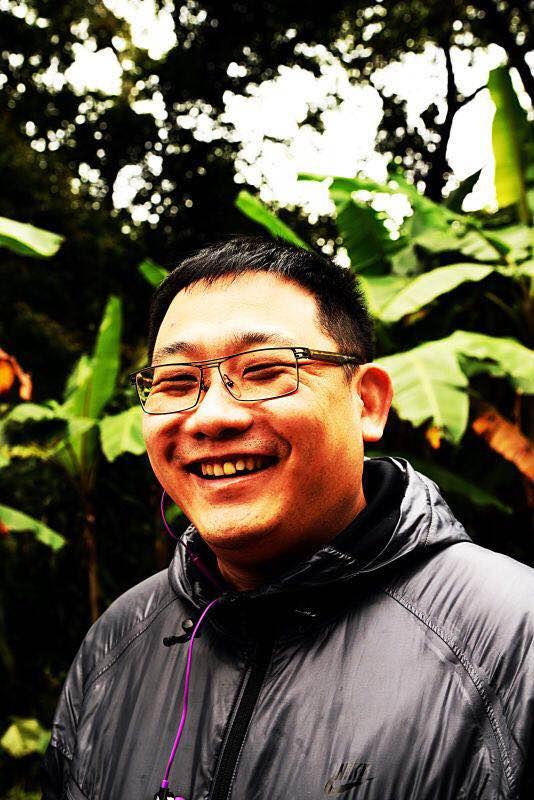 野草诗社理事会向全体诗友和关心、支持诗社的社会各界朋友拜年！